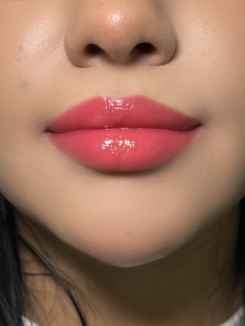 Peach Fruit Jam Lip Gloss Model
