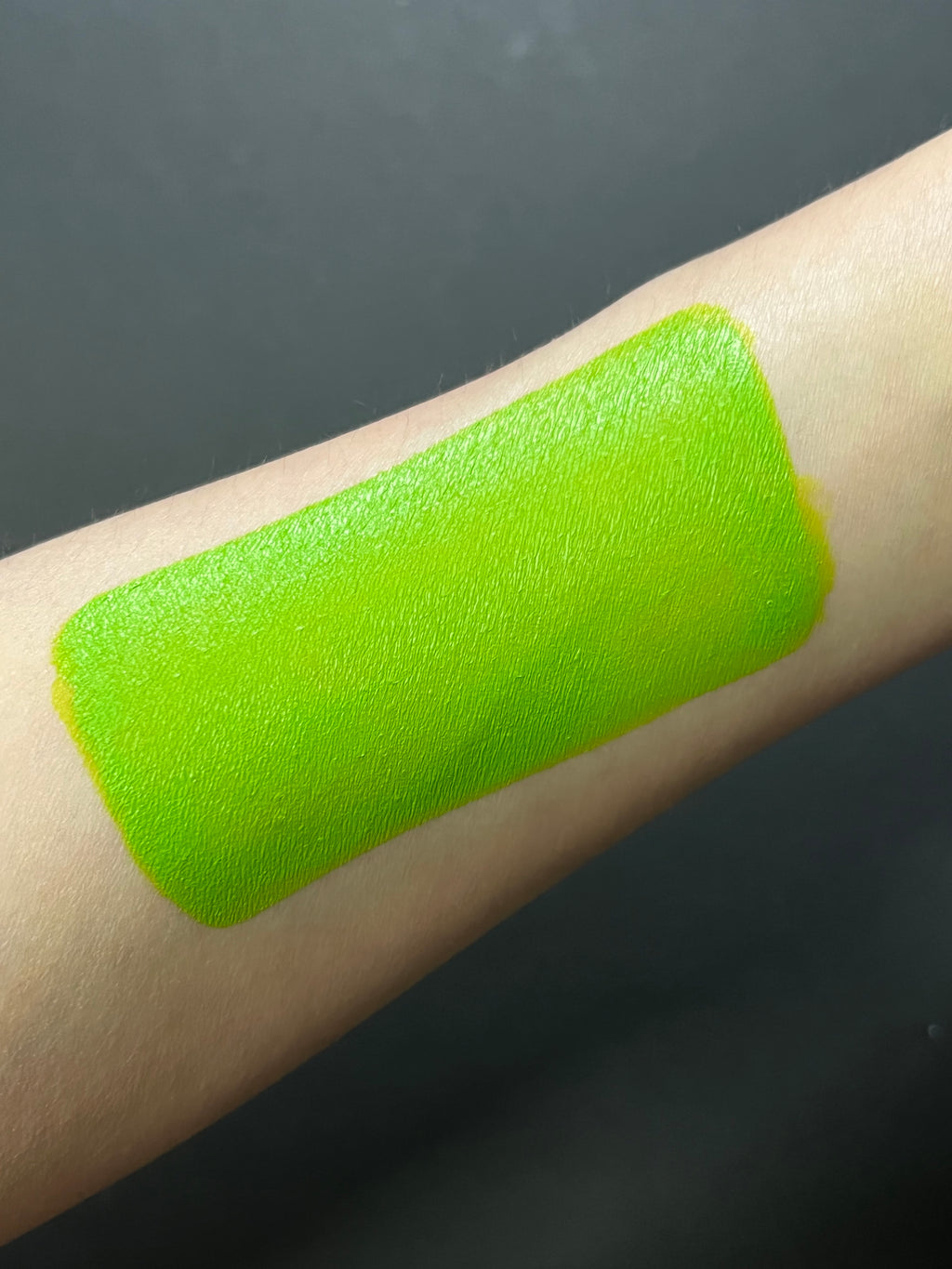 22 - Kelly (Green) Water Activated Graphic Liner